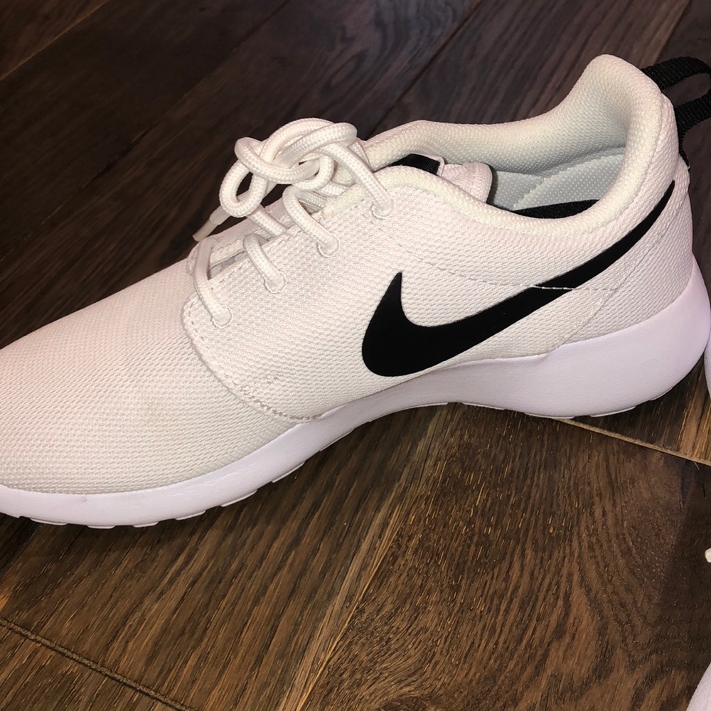 Nike roshe women’s 7